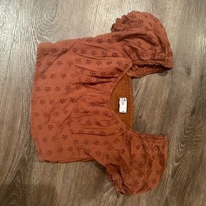 Brown Hollister flower blouse puff sleeve crop top